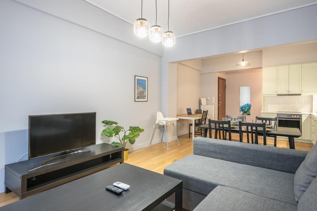 Pame Rentals - 2Bd & 2Ba Home, 4 Min To Acropolis เอเธนส์ ภายนอก รูปภาพ